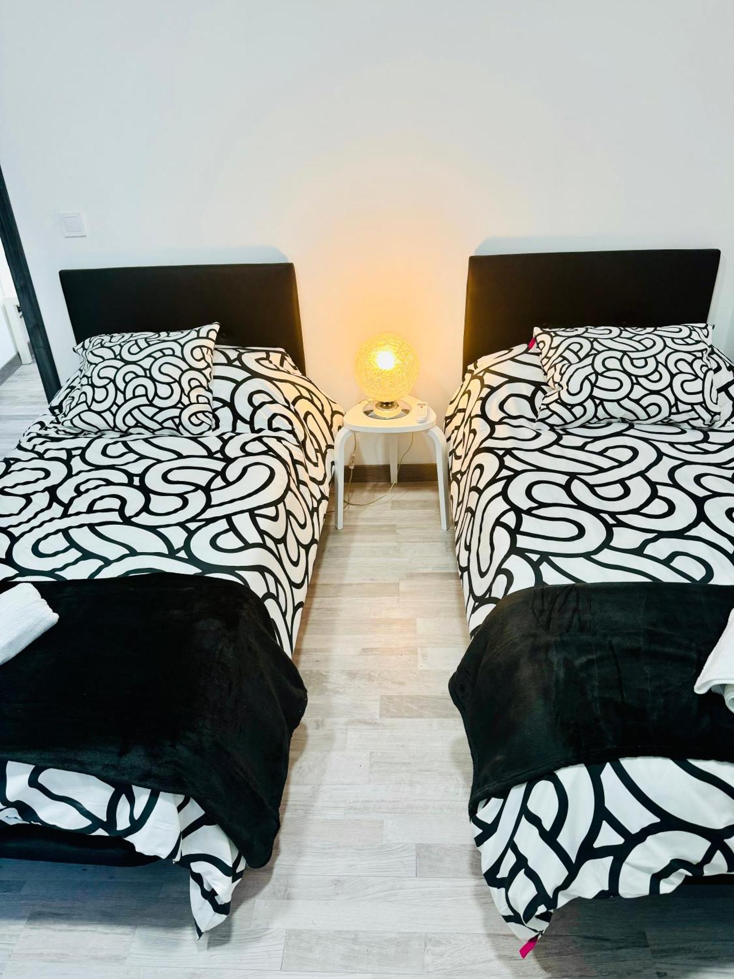 Duplex Th Sanse Norte San Sebastián de los Reyes Exteriör bild